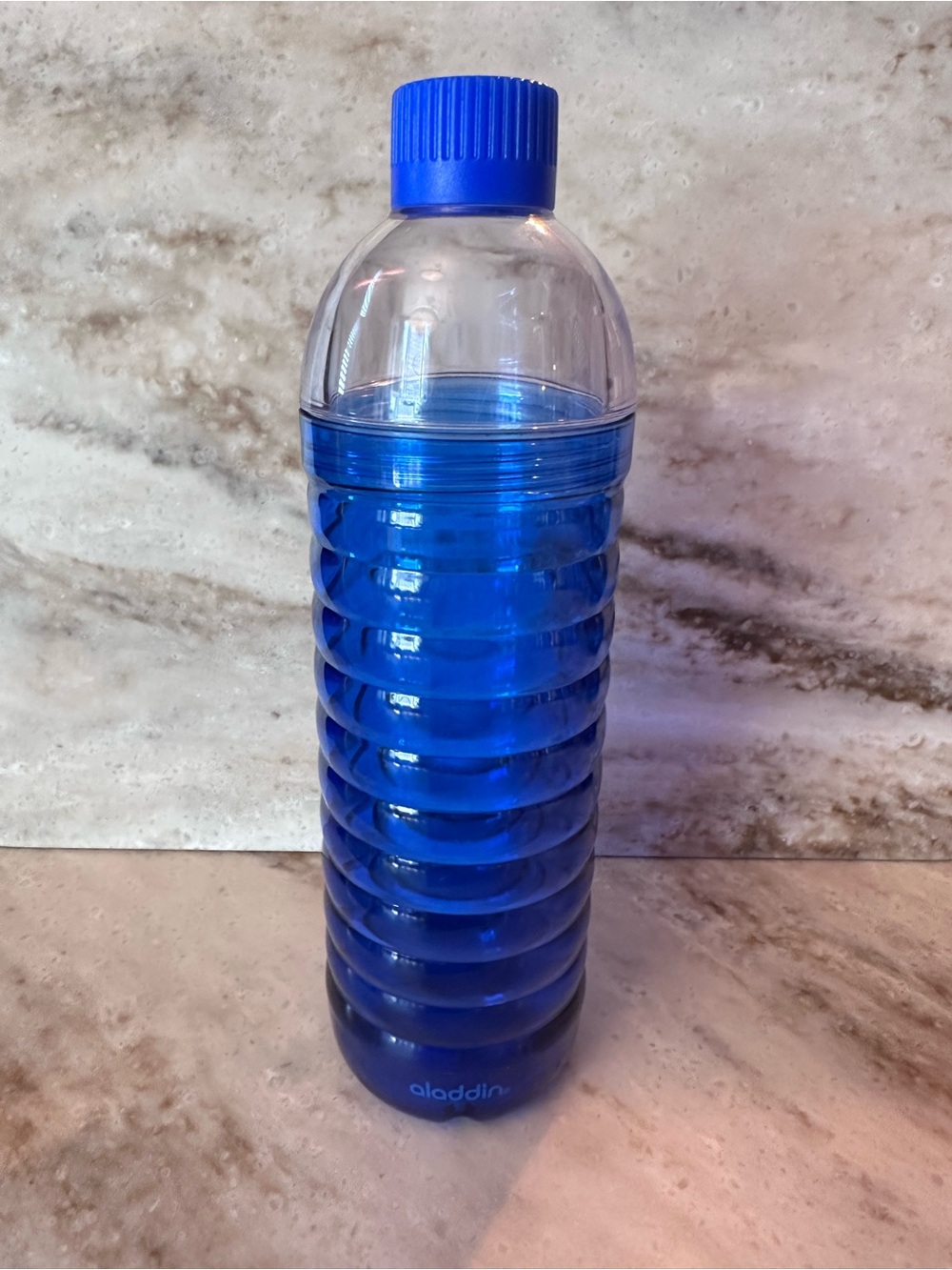 Aladdin 2 Way Lid Water Vessel Drink Bottle 18oz Easy Add Ice & Cleaning Blue
